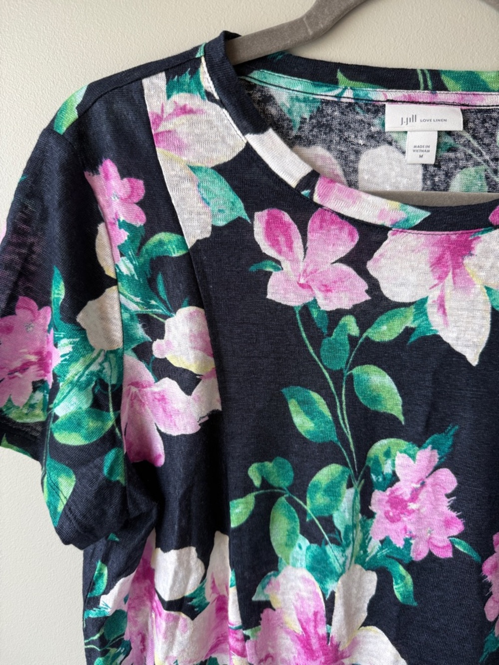 J. Jill Pure Linen 100% floral Short-Sleeve knitted Tee - Pink & Green Blooms M